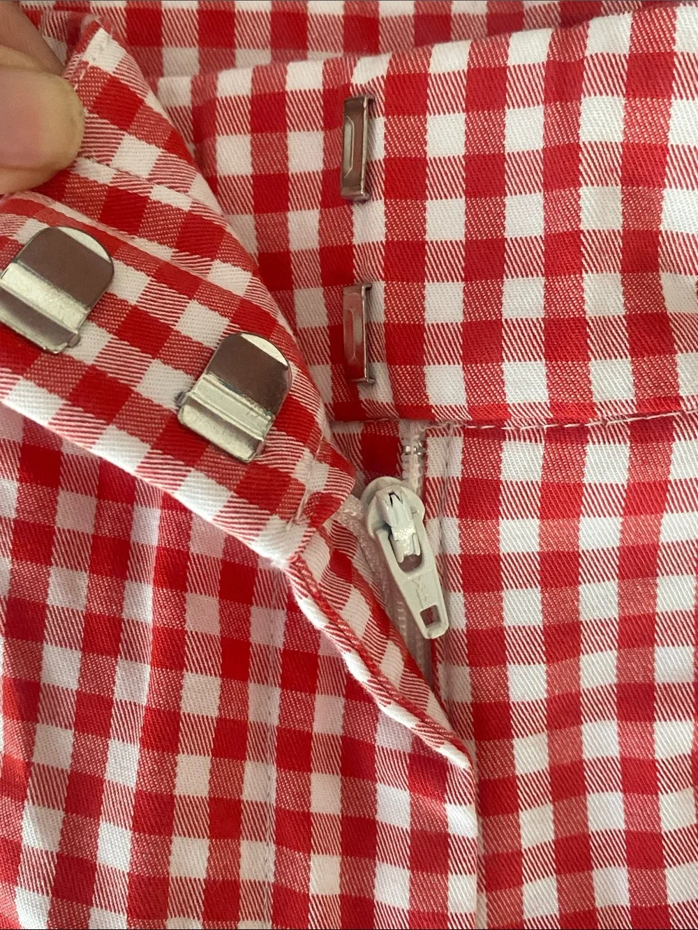 Ann Taylor Red and White Gingham Bermuda Shorts Sz4 / 6” Inseam Preppy Summer